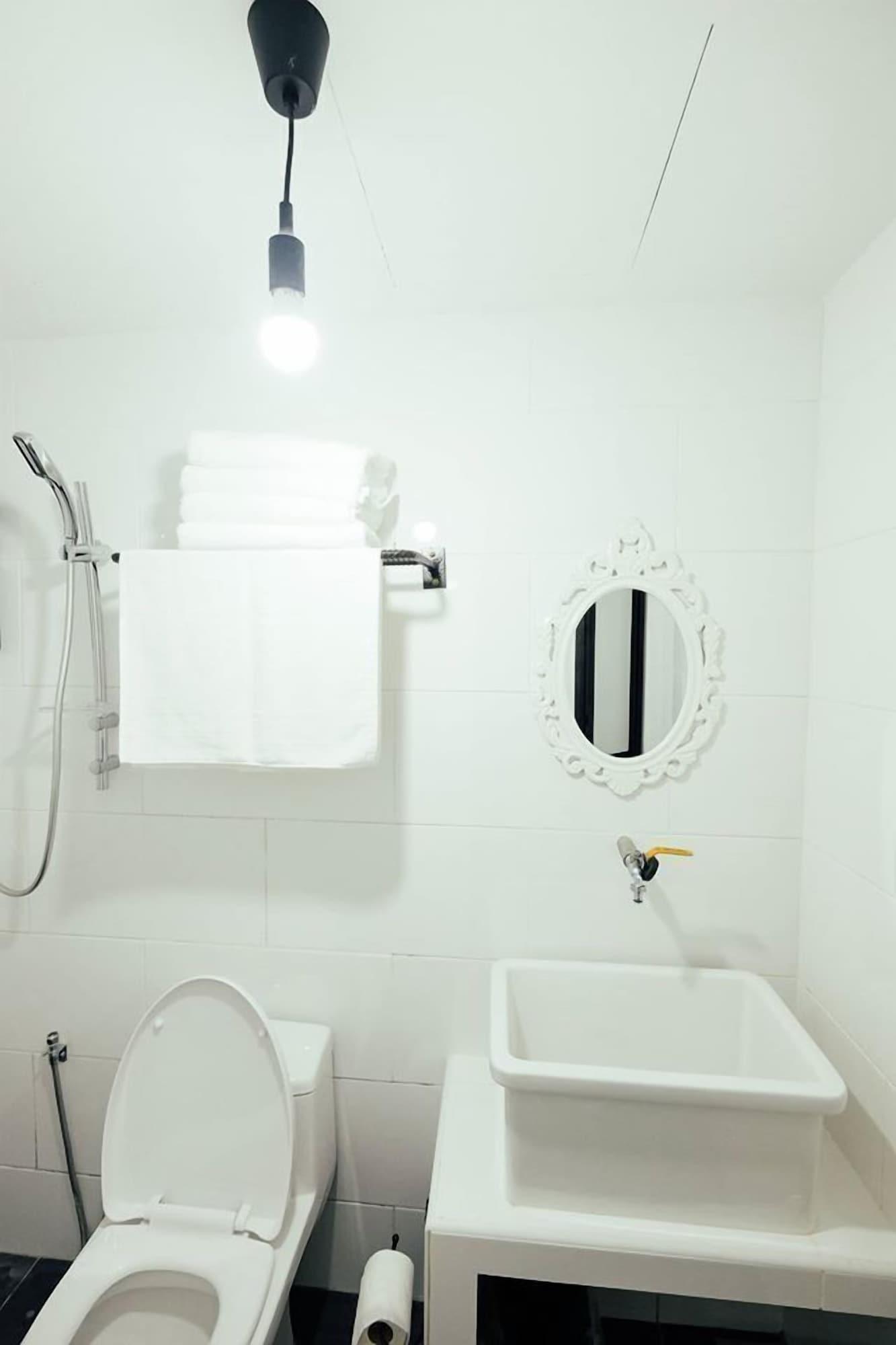 White Loft Hotel Malacca Esterno foto