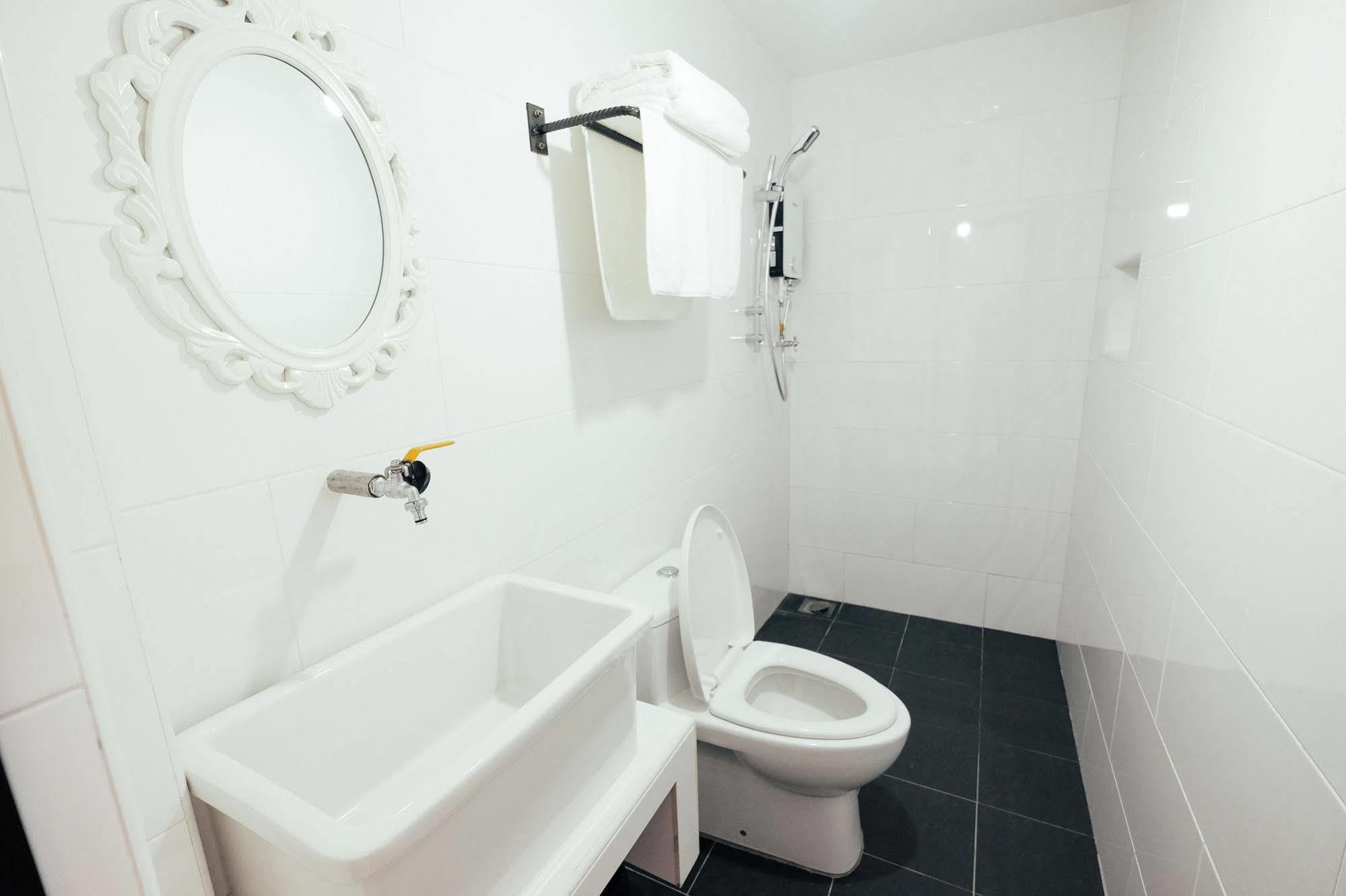 White Loft Hotel Malacca Esterno foto